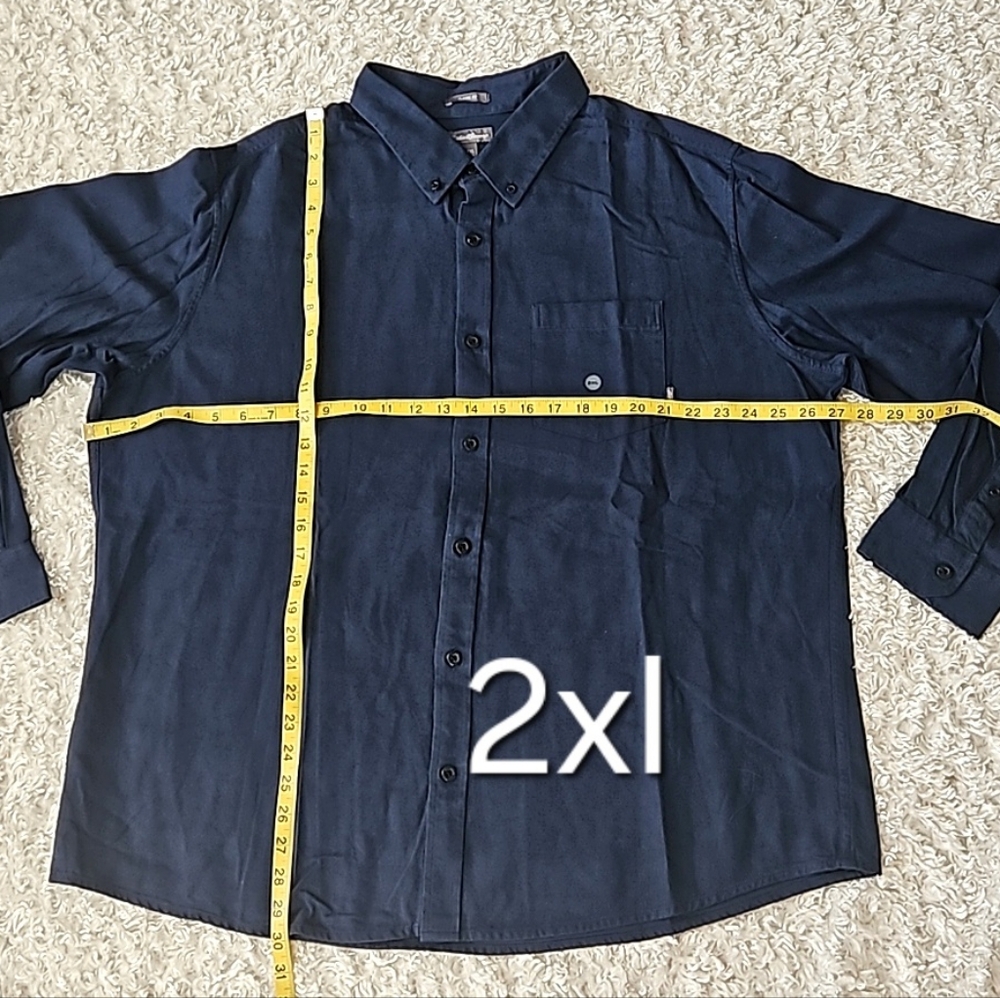 Men's Eddie Bauer Flannel classic fit button down - navy - Picture 7 of 11